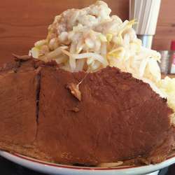 ヤマモトジロー　※野菜：多め　＋ニンニク（無料）