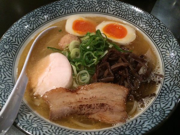 「味玉あご出汁¥880」@濃厚鶏そば 麺屋 武一 横浜関内店の写真