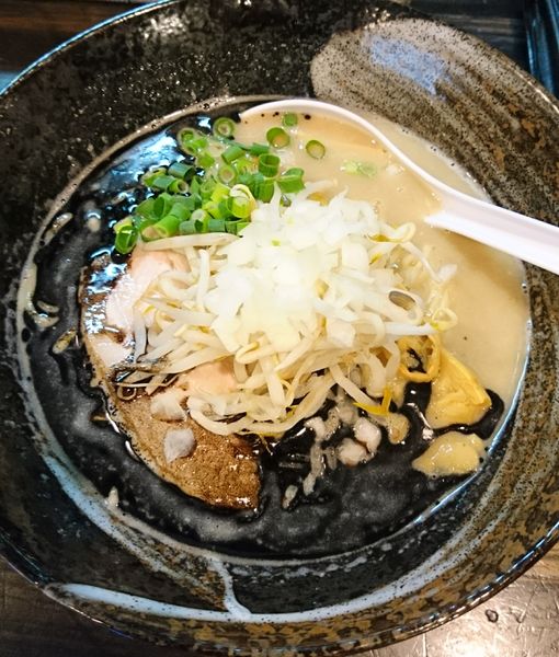 「とりそば黒」@麺堂 稲葉 Kuki styleの写真