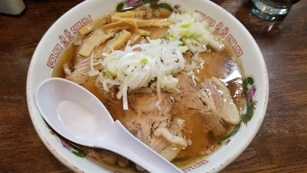 「国産肩チャーシューメン　醤油　太麺」@らあめん 寸八 総本店の写真