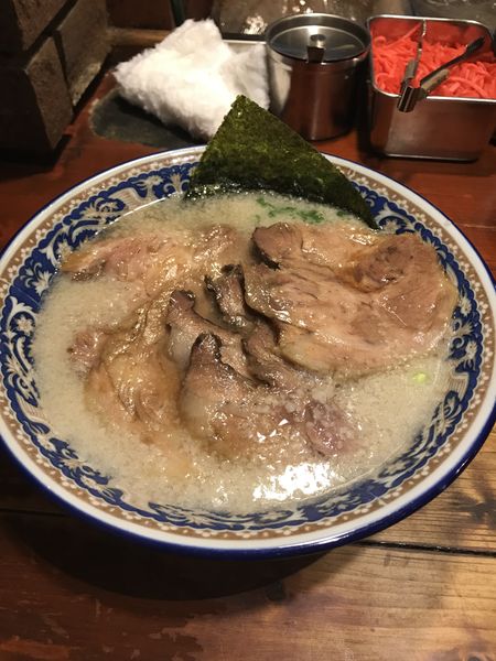 「醤油ラーメン チャーシュー 替え玉」@にんにくや 堀之内店の写真