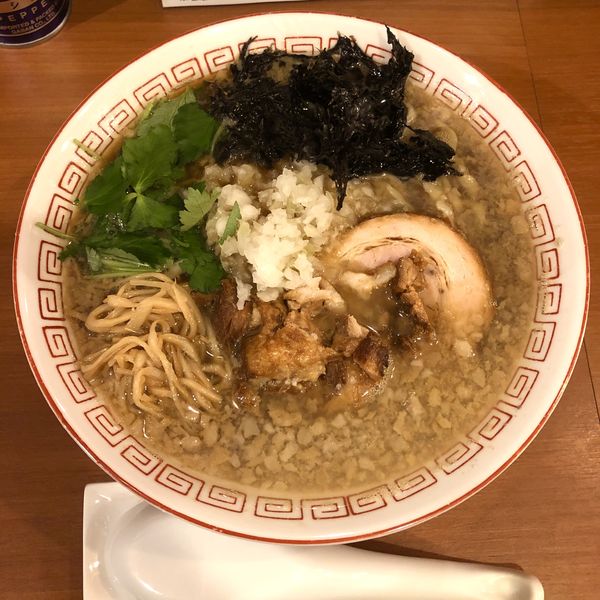 「【限定】背脂煮干しラーメン￥850」@自家製手もみ麺 鈴ノ木の写真
