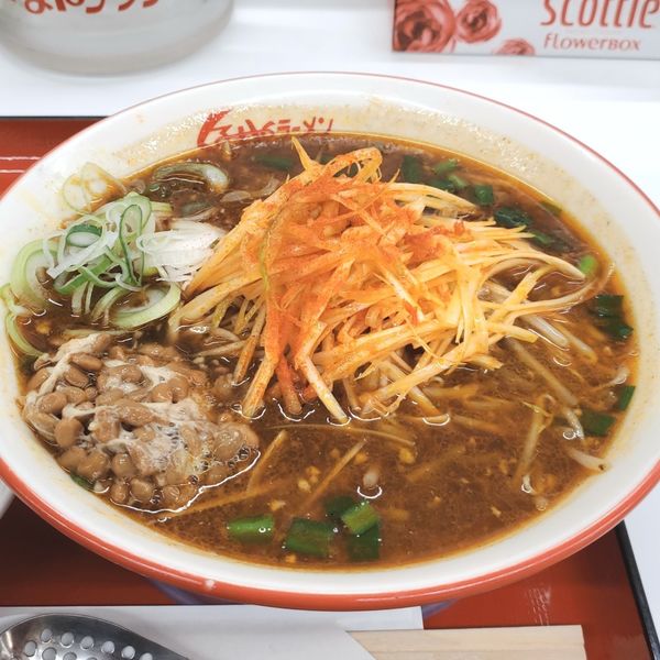 「たいわんラーメン太麺に変更辛味ネギ納豆」@くるまやラーメン 東村山店の写真
