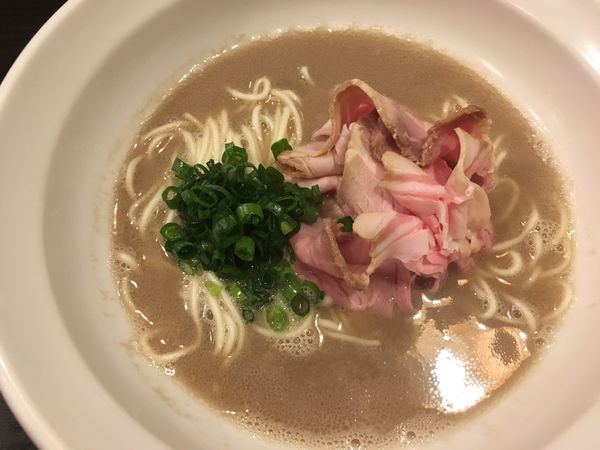 「【限定】焼きアゴ出汁そば＋鮟肝の和え玉」@灰汁中華 丿貫 福富町本店の写真