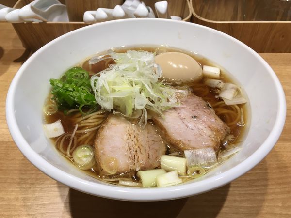 「アサヒスーパードライ350ml缶 → 醤油そば 特製」@佐々木製麺所の写真