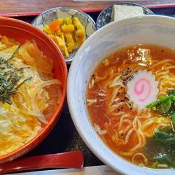 ランチD(玉子丼&ミニラーメン)800円