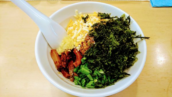 「台湾まぜそば(後入れちょこっとライス付)+チーズ･バラ海苔」@ラーメン屋 つるんの写真