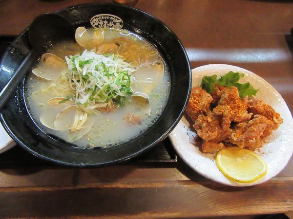 「限定　あさりバターらーめん（９３５円）＋ザクザクチキン５５０」@こだわりらーめん ゆきむら亭 阿見店の写真