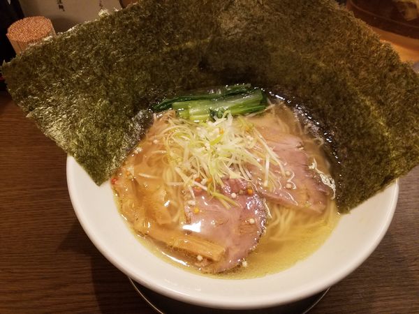 「鶏魚貝塩ラーメン」@麬にかけろ 中崎壱丁 中崎商店會1-6-18号ラーメンの写真