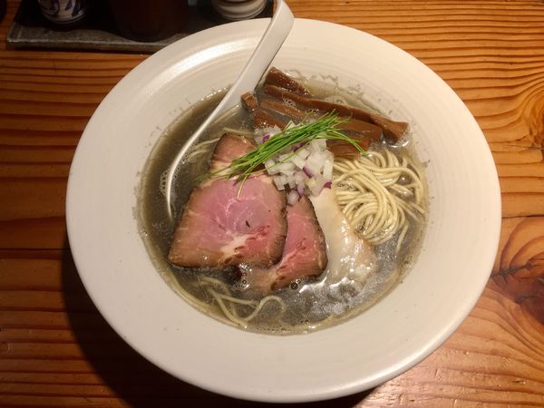 「【30杯程度限定】 苦そうで苦くない煮干しそば」@麺処 篠はらの写真