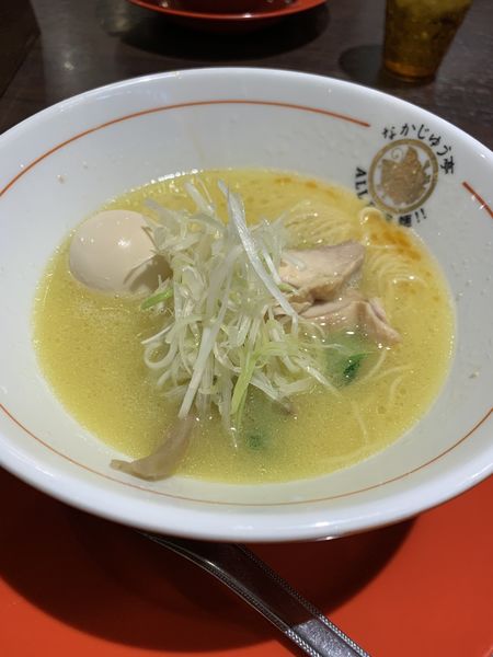 「鶏白湯塩ラーメン 味玉付」@らーめんや なかじゅう亭 高崎オーパ店の写真