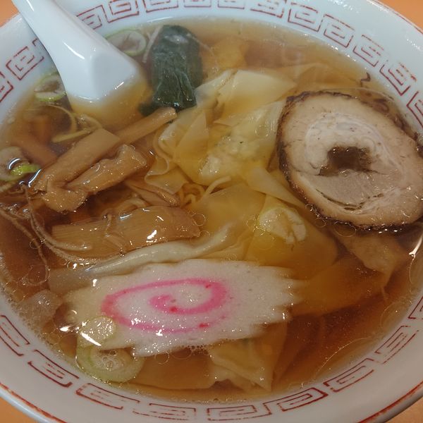 「ワンタンメン(750円)、肉チャーハン(900円)」@中華 ふるさとの写真