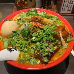 特製カラシビ味噌らー麺（パクチートッピング）