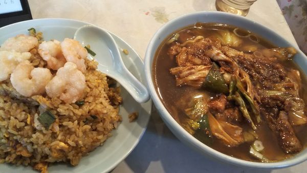 「おすすめ（エビチャーハン＋ホイコーローラーメン）930円」@中国料理 大味の写真