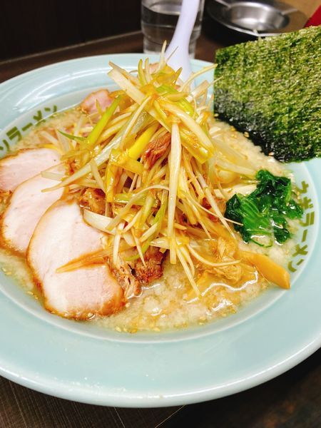 「塩ネギチャーシュー麺」@ラーメンショップ椿 ひたちなか店の写真