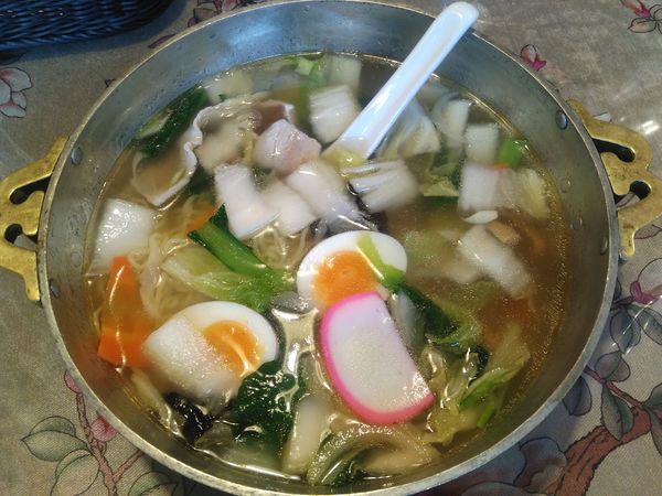 「山泉麺¥880＋マンゴージュース（クーボン）」@山泉楼 本店の写真