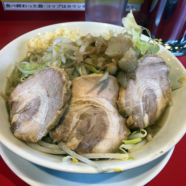 「ラーメン・超極太(700円)ニンニク、アブラ少なめ」@ボディブローの写真