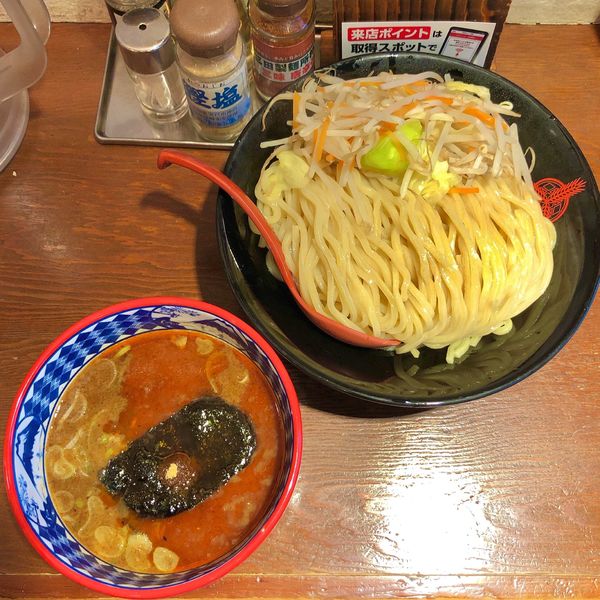 「辛つけ麺野菜盛りランチ910円(大盛)‬﻿」@つけ麺専門店 三田製麺所 渋谷道玄坂店の写真
