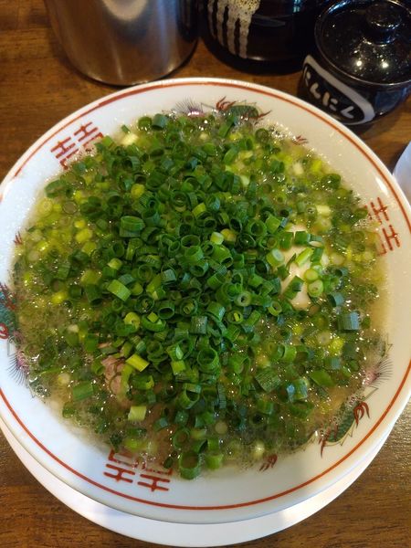 「豚骨ﾗｰﾒﾝ(ﾊﾞﾘｶﾀ)+味玉+ﾈｷﾞ  ｷｸﾗｷﾞ抜き」@ラーメン池田の写真