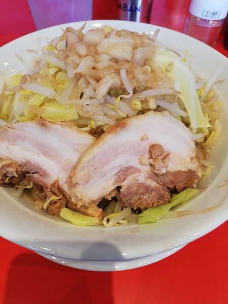 「ラーメン・極太麺（トッピング生姜以外すべて中）」@ボディブローの写真