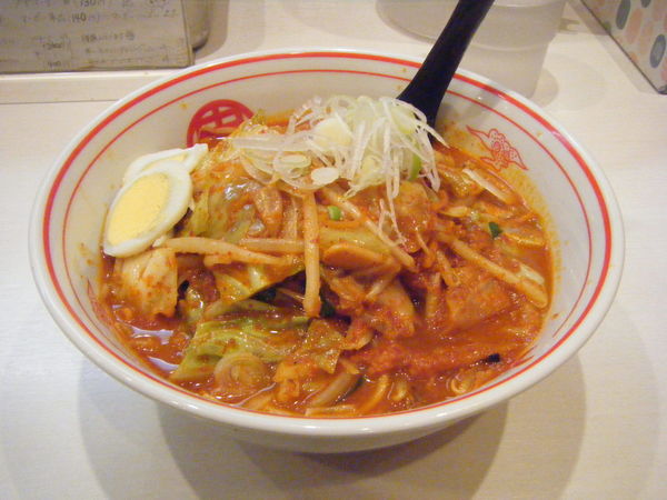 「北極やさいシャキシャキ（野菜大盛、麺半分、辛さ2倍）」@蒙古タンメン 中本 高田馬場店の写真