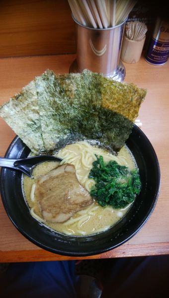 「豚骨醤油ラーメン　麺固め　720円」@横浜家系ラーメン 畿一の写真