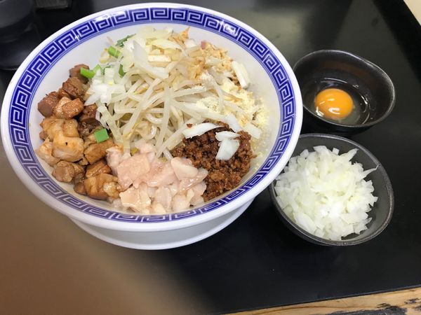 「まぜそば、脂多め＋やくみ」@雷神屋の写真