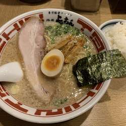 東京豚骨ラーメン並+無料ライス＝750円