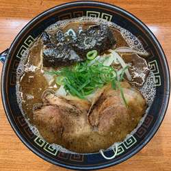 【店舗限定】ブラック炙りチャーシューメン (920円)