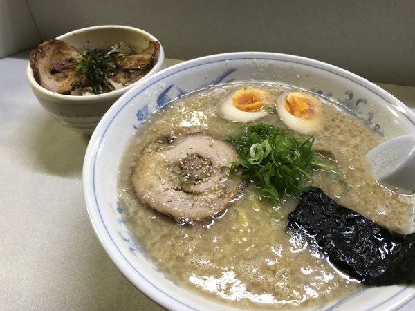 「特製背脂4倍生ニンニクそば醤油  大盛」@ラーメン・ぶーけの写真