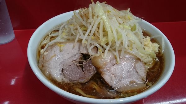 「ちょい増し・大・柔らかめ(ニンニク少しカラメ)￥８００」@ラーメン二郎 越谷店の写真