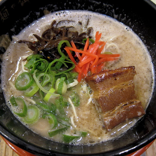 「もとなりラーメン 770円(バリかた)」@麺や偶 もとなり 銘苅店の写真