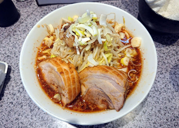 「辛いラーメン(ミニ)+豚1枚」@ラーメン宮郎の写真