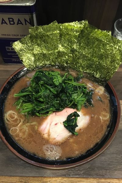 「ラーメン　ほうれん草　のり」@神田ラーメン わいず 神田本店の写真