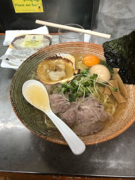 「ホタテ出汁塩ラーメン＋神保町焼き」@覆麺 智の写真