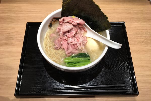 「真鯛ラーメン」@真鯛らーめん 麺魚の写真