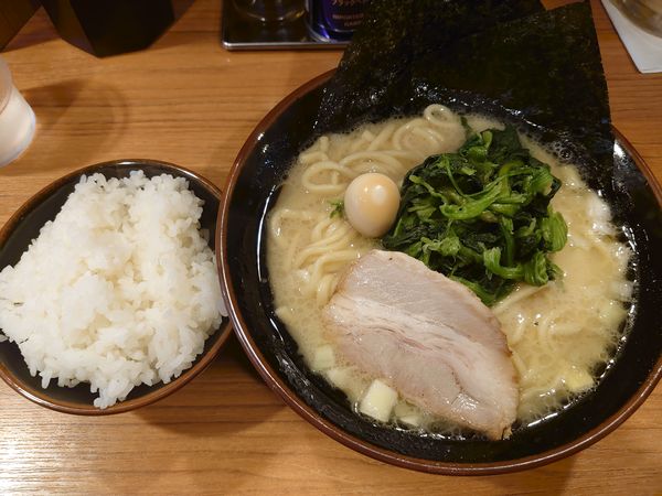 「塩ラーメン 680円 レンソウ増し120円」@横浜家系ラーメン 馬場壱家 山の陣 2号店の写真