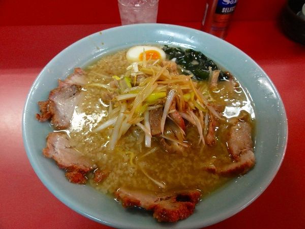 「ネギチャーシュー麺900円中盛50円硬め脂多め（コッテリ）」@ラーメンショップ 埼大店の写真