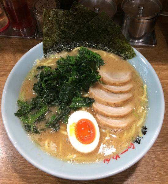 「チャーシューメン 中盛 ほうれん草」@いっぱち家の写真