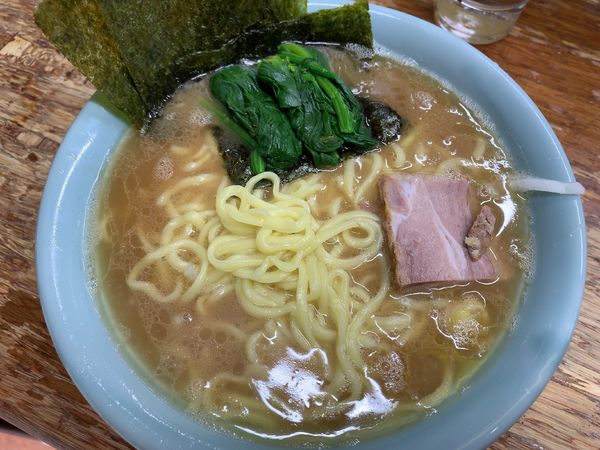「ラーメン大盛り950円、ほうれん草200円」@まこと家の写真