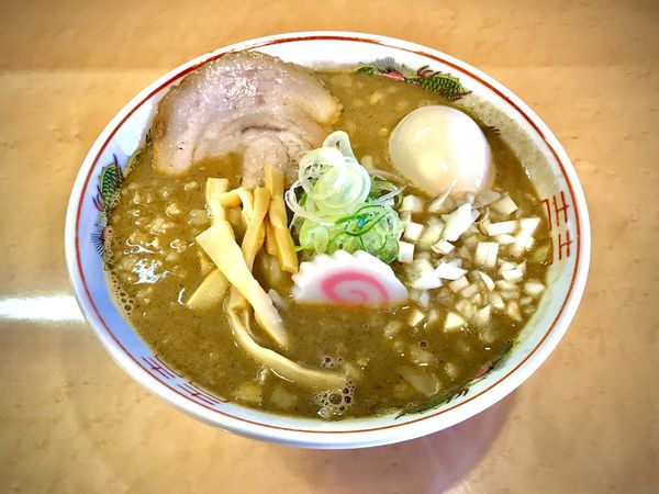 「ガッツ煮干しラーメン+味玉」@煮干らーめん 老翁亭の写真