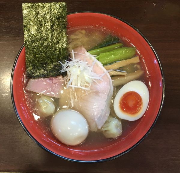 「プレミアムモルツ中瓶 → 塩らーめん ＋ 味玉 ＋ ワンタン」@とものもとの写真