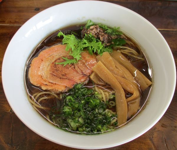 「白トリュフ香るシャンピニオン出汁のラーメン　850円」@epilogue08の写真