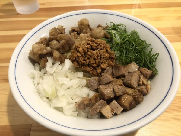 「ホルモンまぜそば」@麺や 清流の写真