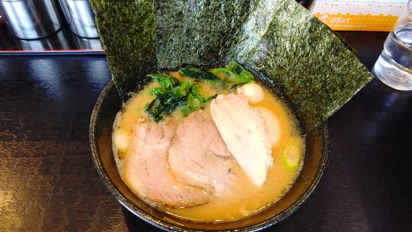 「特製西輝ラーメン(醤油)」@ラーメン西輝家 長後店の写真