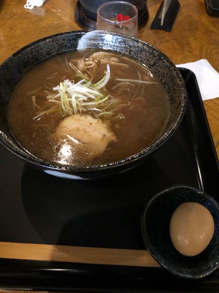 「中華そば（小）＋煮卵」@もちもちの木 野田店の写真