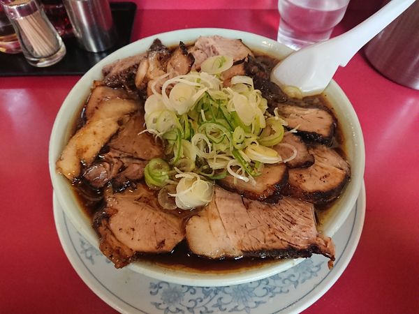 「チャーシュー多いメン(醤油)1100円」@かし亀の写真