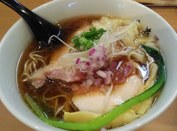 「醤油チャーシューワンタン麺」@支那蕎麦屋 藤花の写真