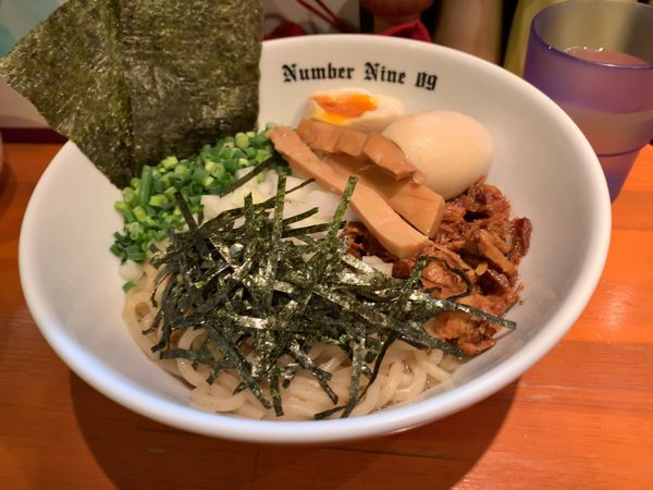 「煮干し油そば」@麺Dining Number Nine 09の写真