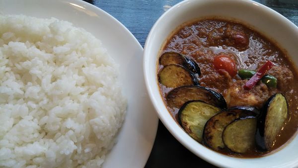 「ナストマトチキン（４辛）」@curry 草枕の写真